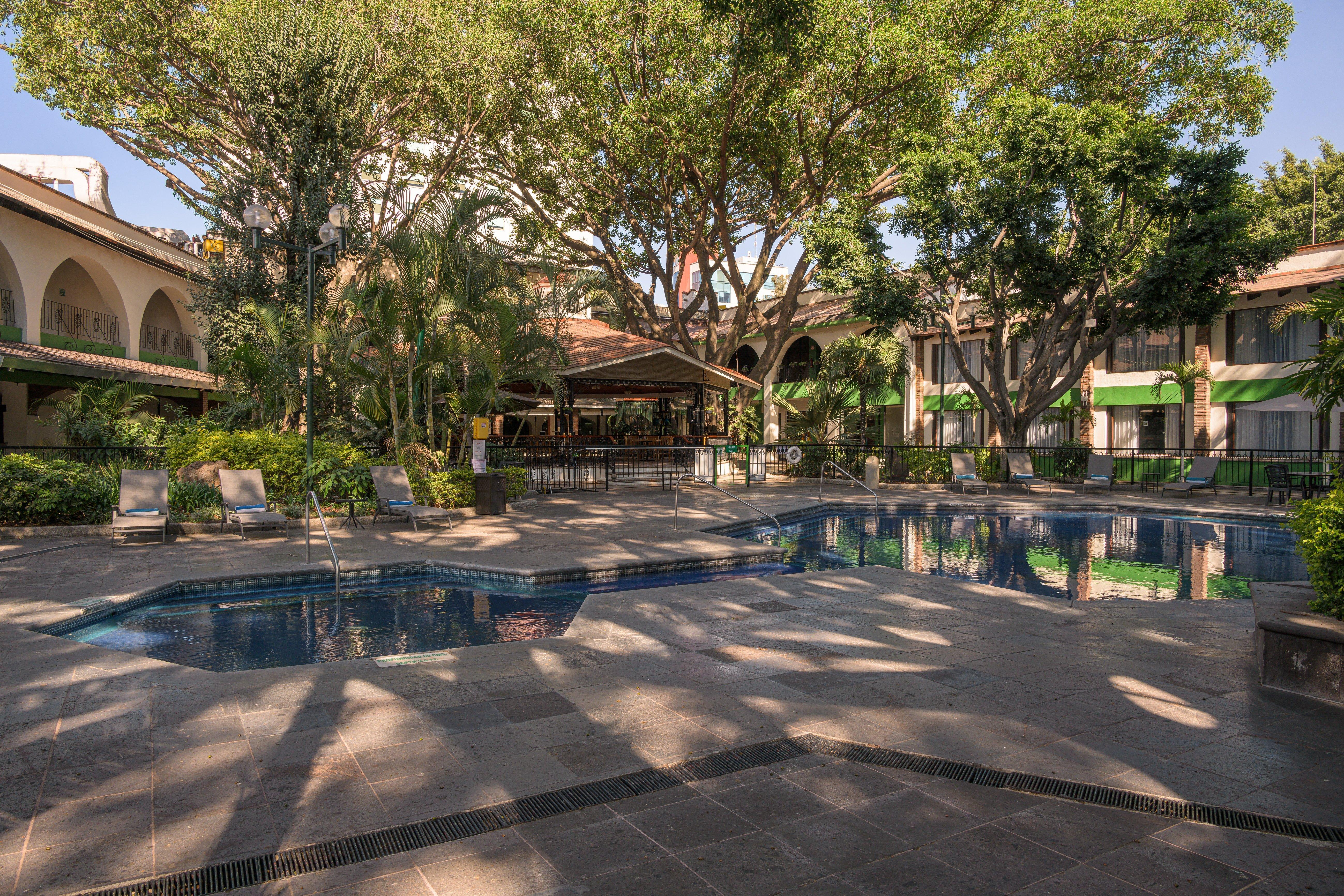 ספופן Holiday Inn Guadalajara Expo Plaza Del Sol By Ihg מראה חיצוני תמונה