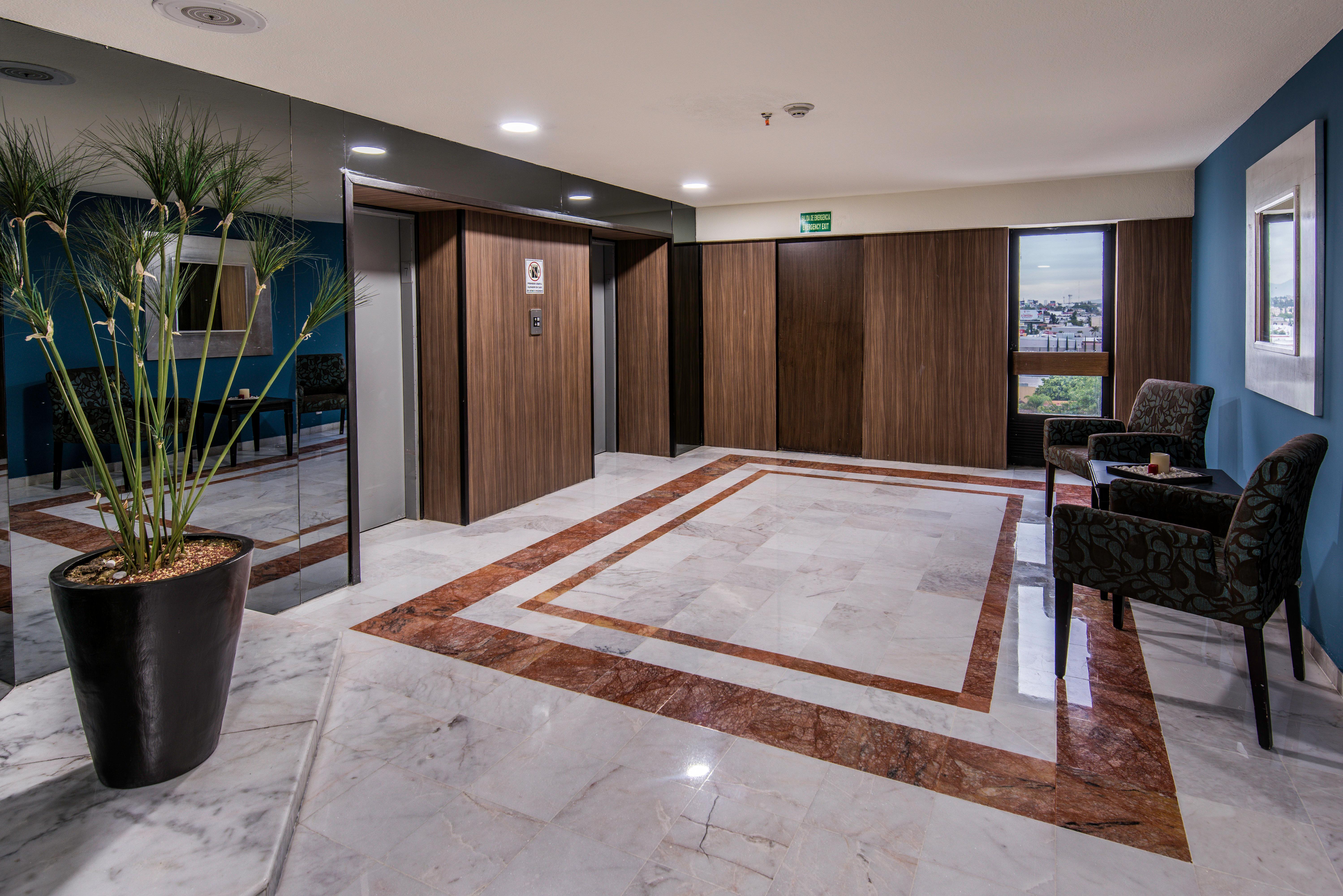 ספופן Holiday Inn Guadalajara Expo Plaza Del Sol By Ihg מראה חיצוני תמונה