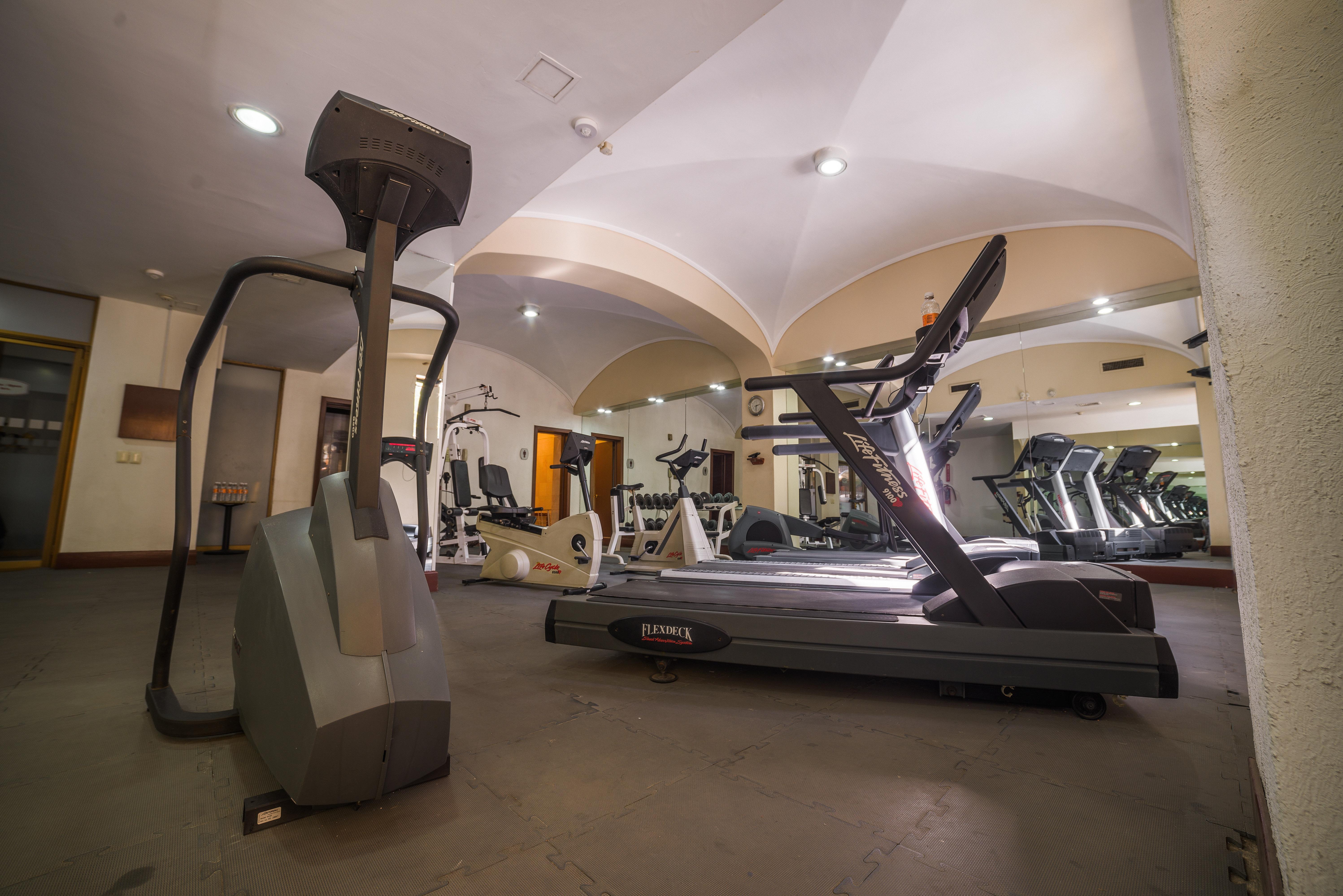 ספופן Holiday Inn Guadalajara Expo Plaza Del Sol By Ihg מראה חיצוני תמונה