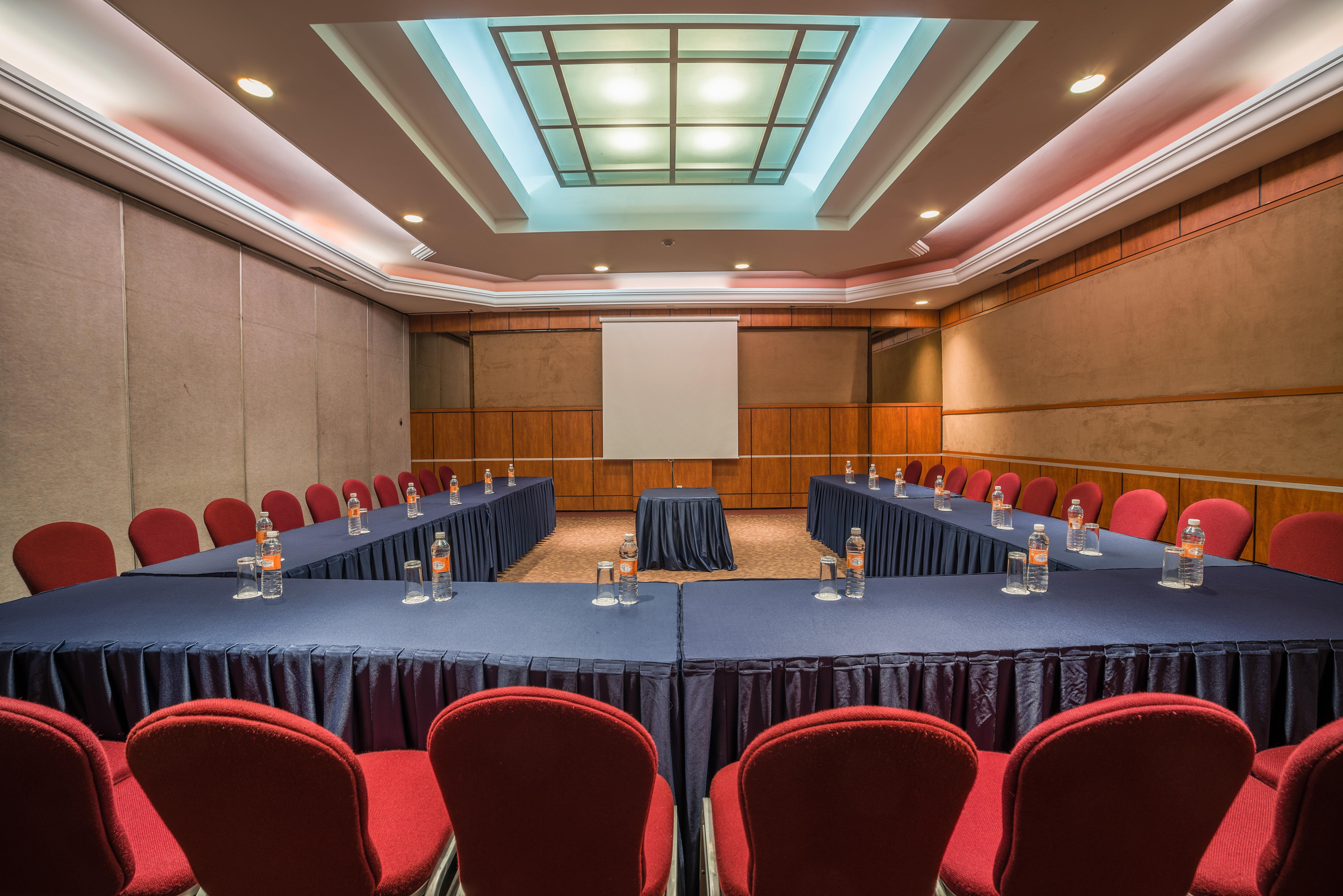 ספופן Holiday Inn Guadalajara Expo Plaza Del Sol By Ihg מראה חיצוני תמונה