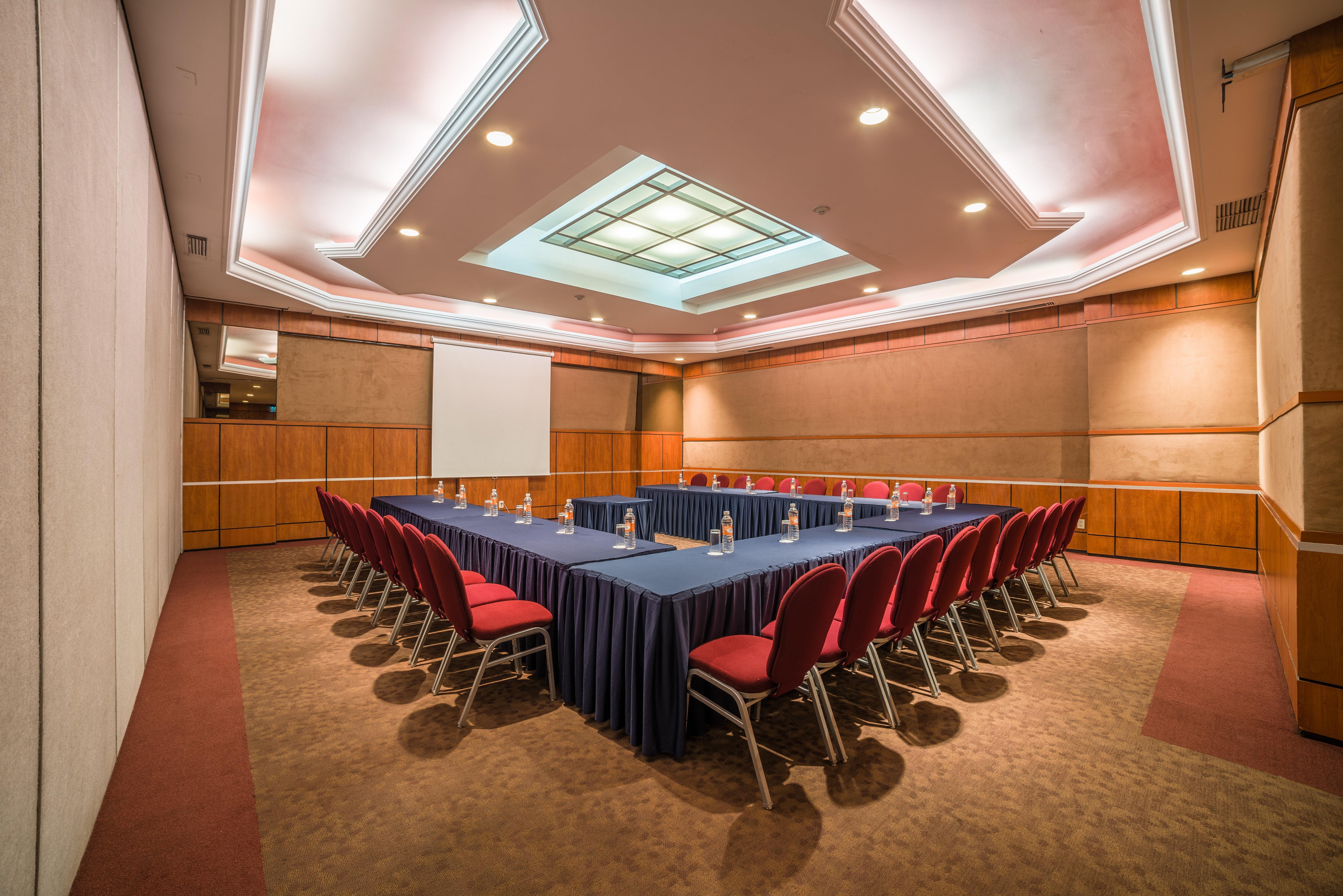 ספופן Holiday Inn Guadalajara Expo Plaza Del Sol By Ihg מראה חיצוני תמונה