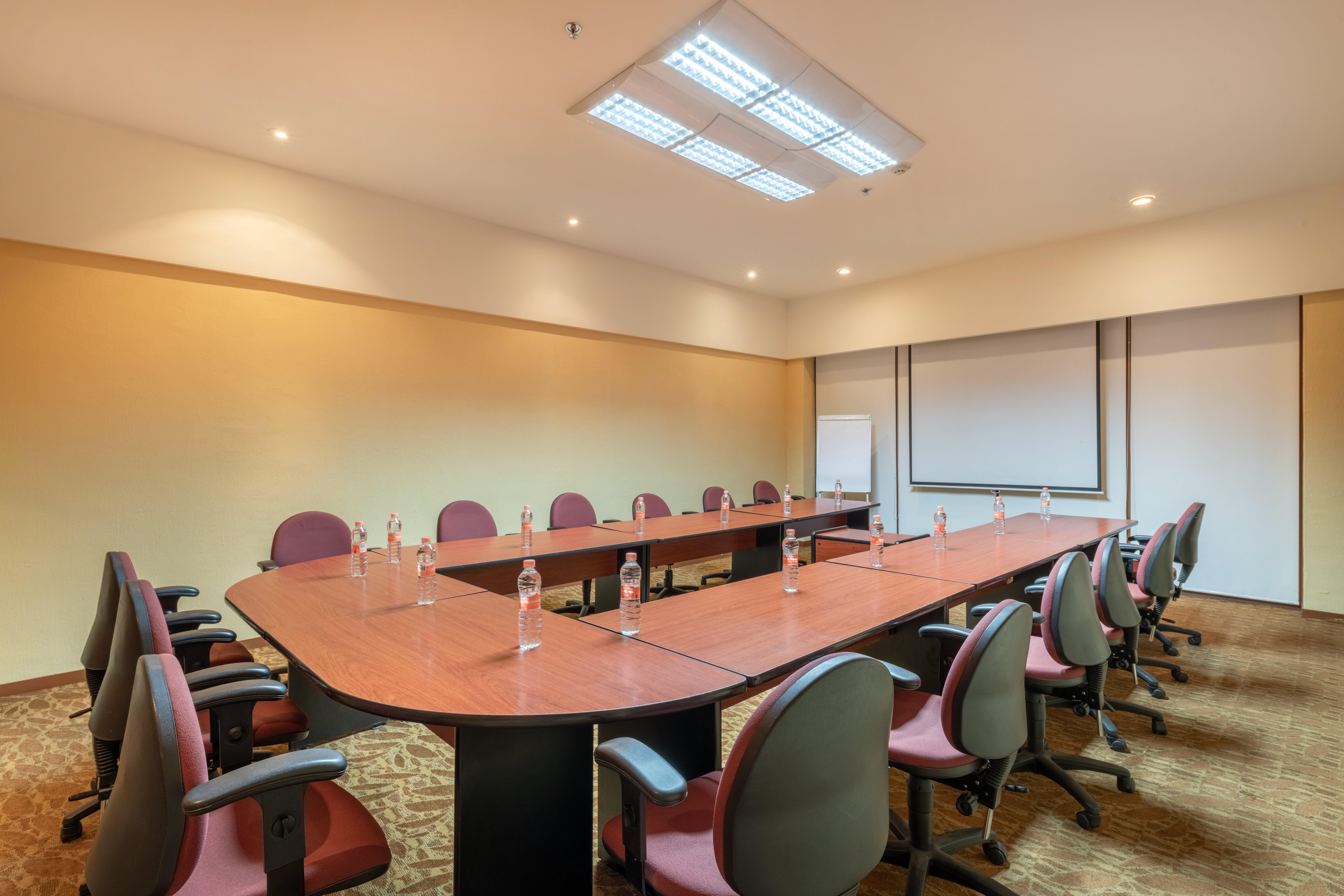 ספופן Holiday Inn Guadalajara Expo Plaza Del Sol By Ihg מראה חיצוני תמונה
