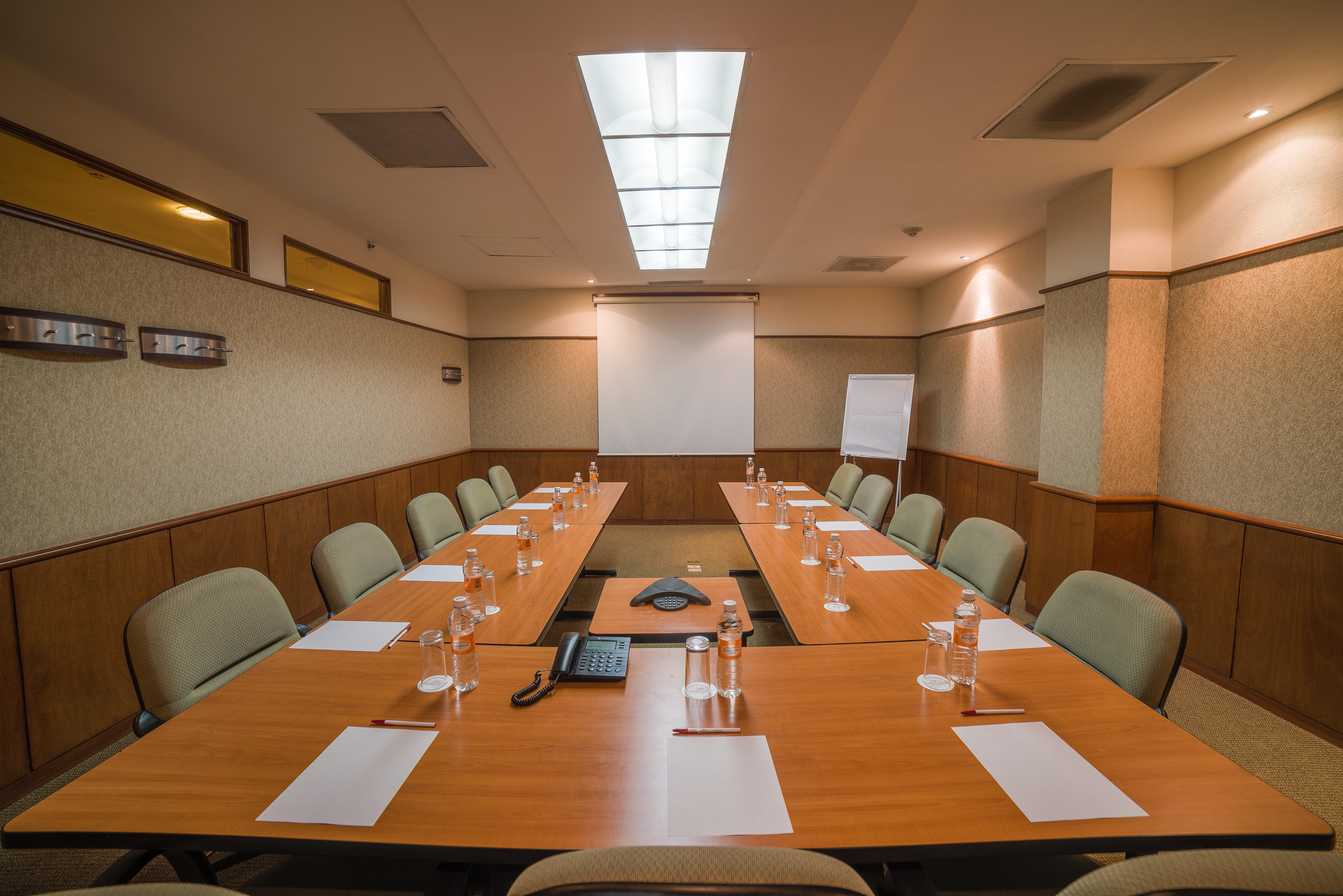 ספופן Holiday Inn Guadalajara Expo Plaza Del Sol By Ihg מראה חיצוני תמונה