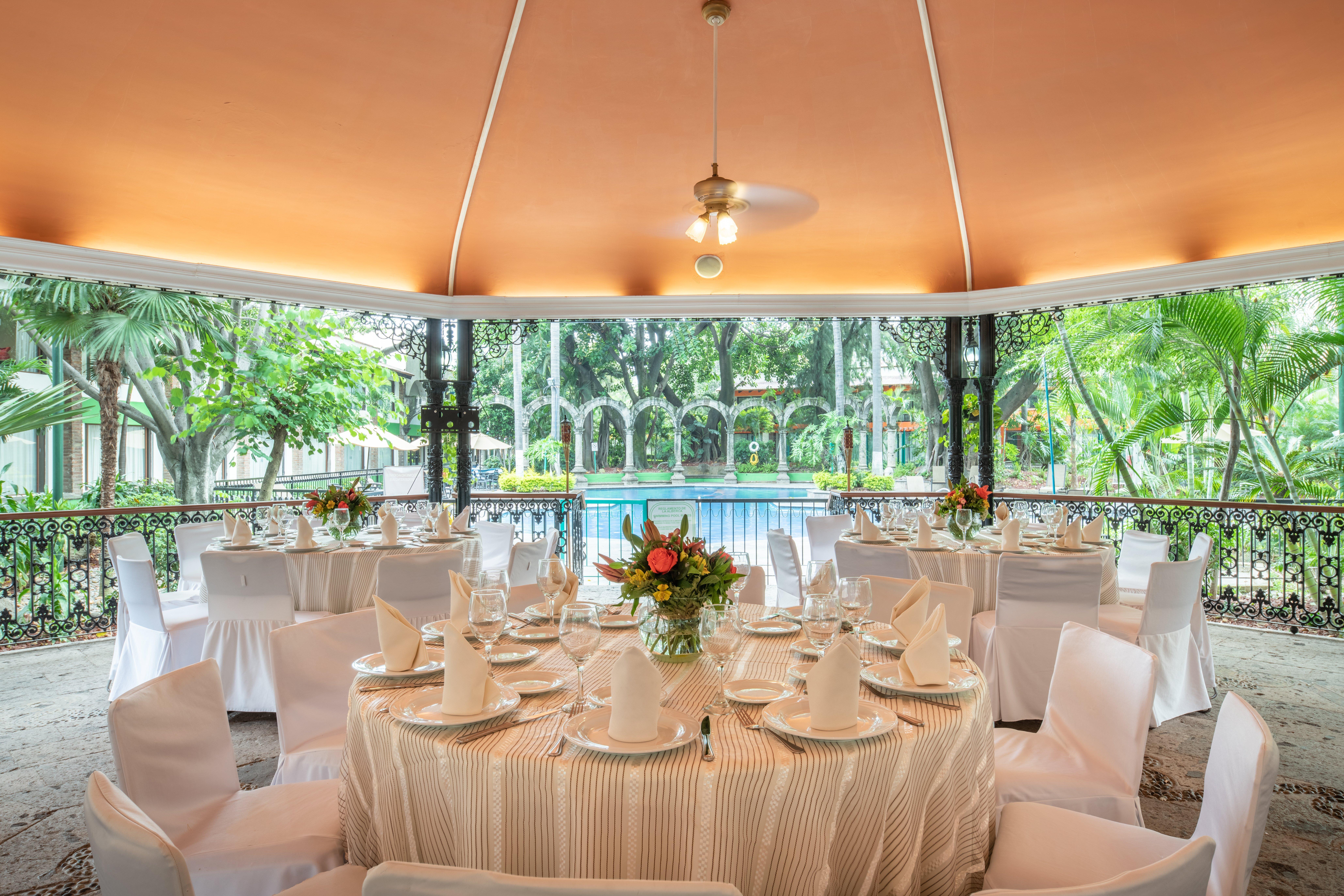 ספופן Holiday Inn Guadalajara Expo Plaza Del Sol By Ihg מראה חיצוני תמונה